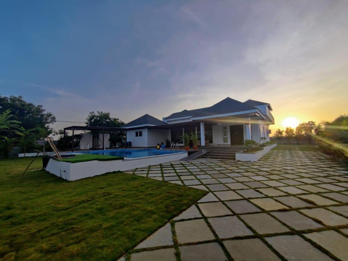 V R Farms Exotic Villa Venkatapur Экстерьер фото